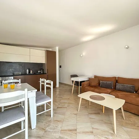 1 Bedroom 637