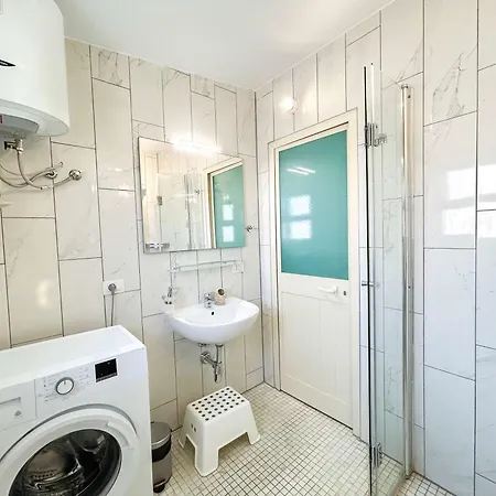 1 Bedroom 637 Apartment