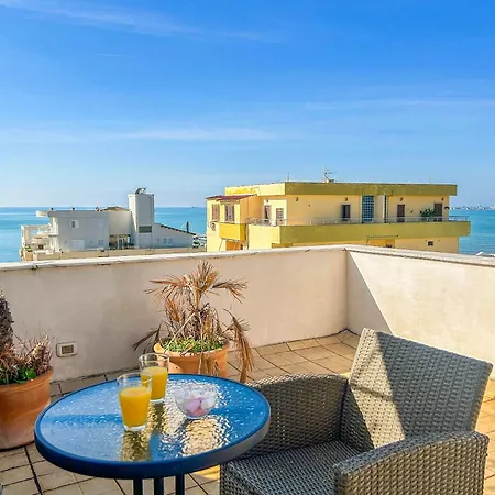 1 Bedroom 637 *