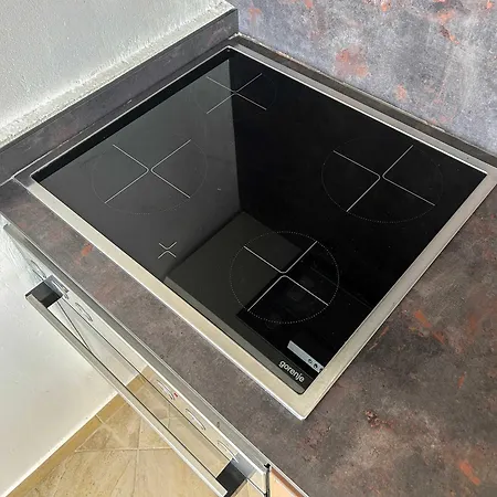 1 Bedroom 637 *